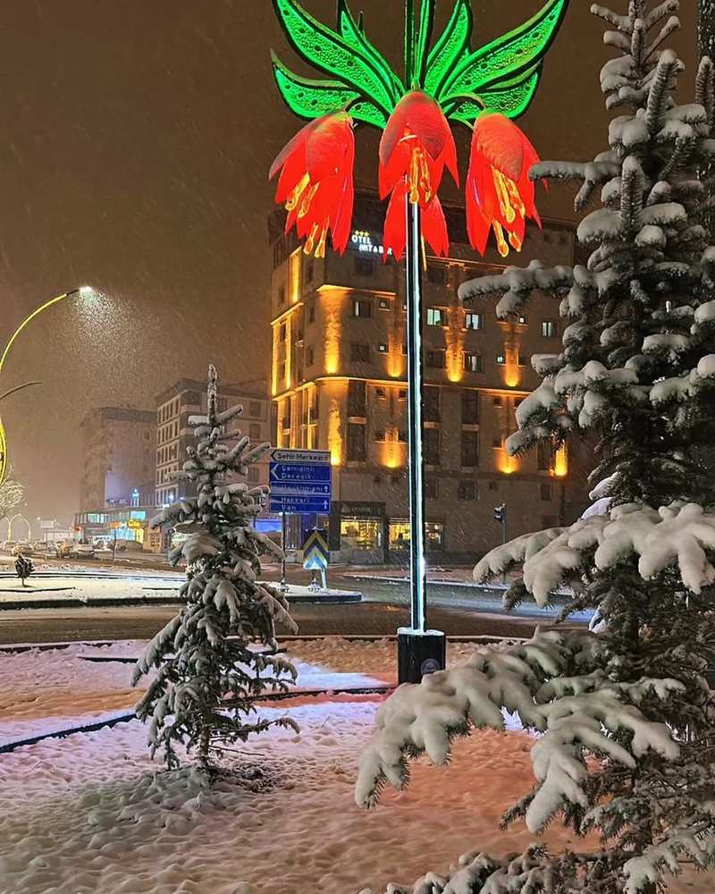 Karlı Yüksekova gece görüntüsü