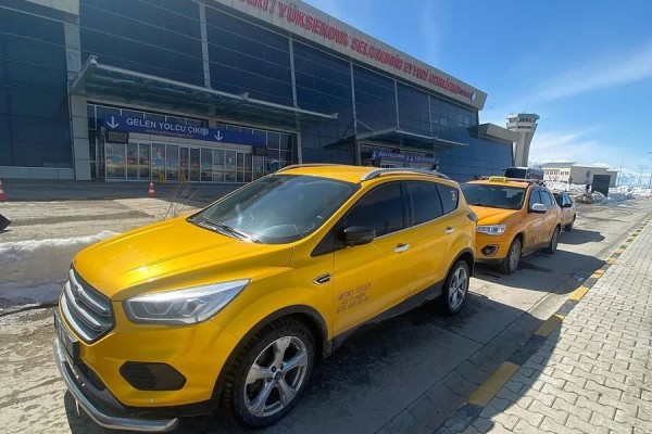 Yüksekova Bataklık Köyü Taksi